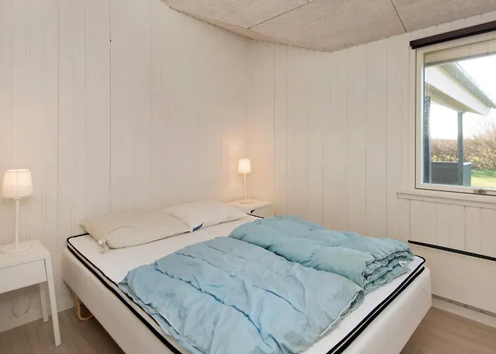 8 Person In Borkop-by Traum